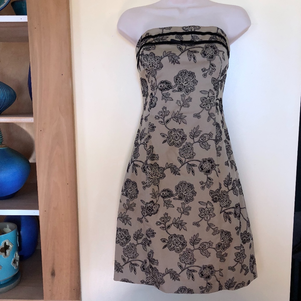 ROBIN JORDAN tan/black strapless gorgeous dress